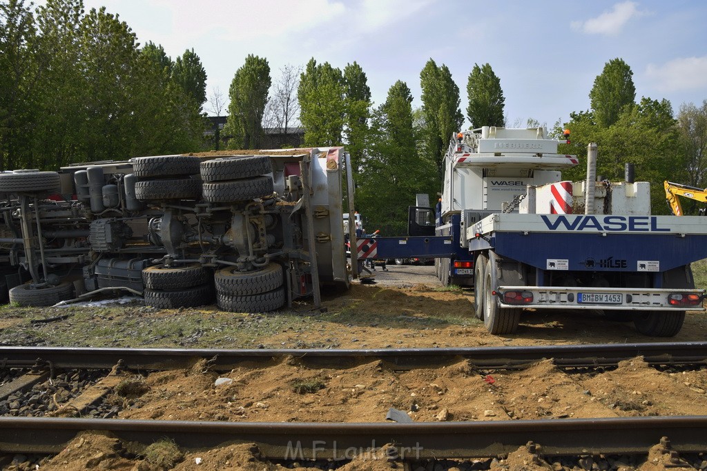 Schwerer VU LKW Zug Bergheim Kenten Koelnerstr P390.JPG - Miklos Laubert